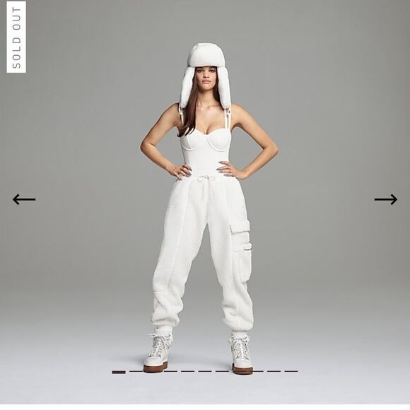 NWT* IVY PARK X ADIDAS TEDDY CARGO SWEAT PANTS - Picture 1 of 10